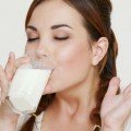 Полезно пить молоко взрослым